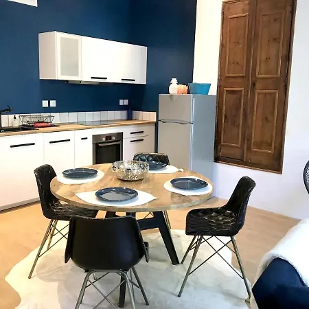With 2 Bedrooms In With Wifi Апартаменты