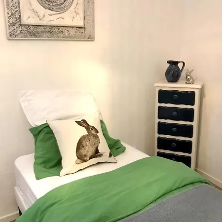 With 2 Bedrooms In With Wifi Апартаменты Форкалькье
